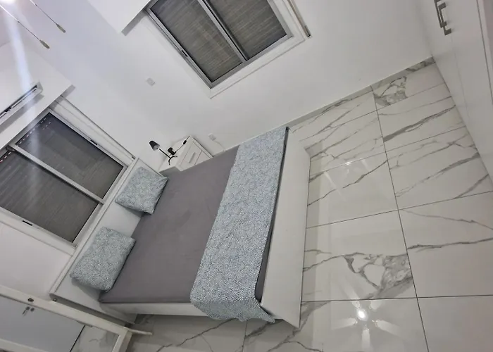 Cozy 1 Bedroom City-center F * Larnaca